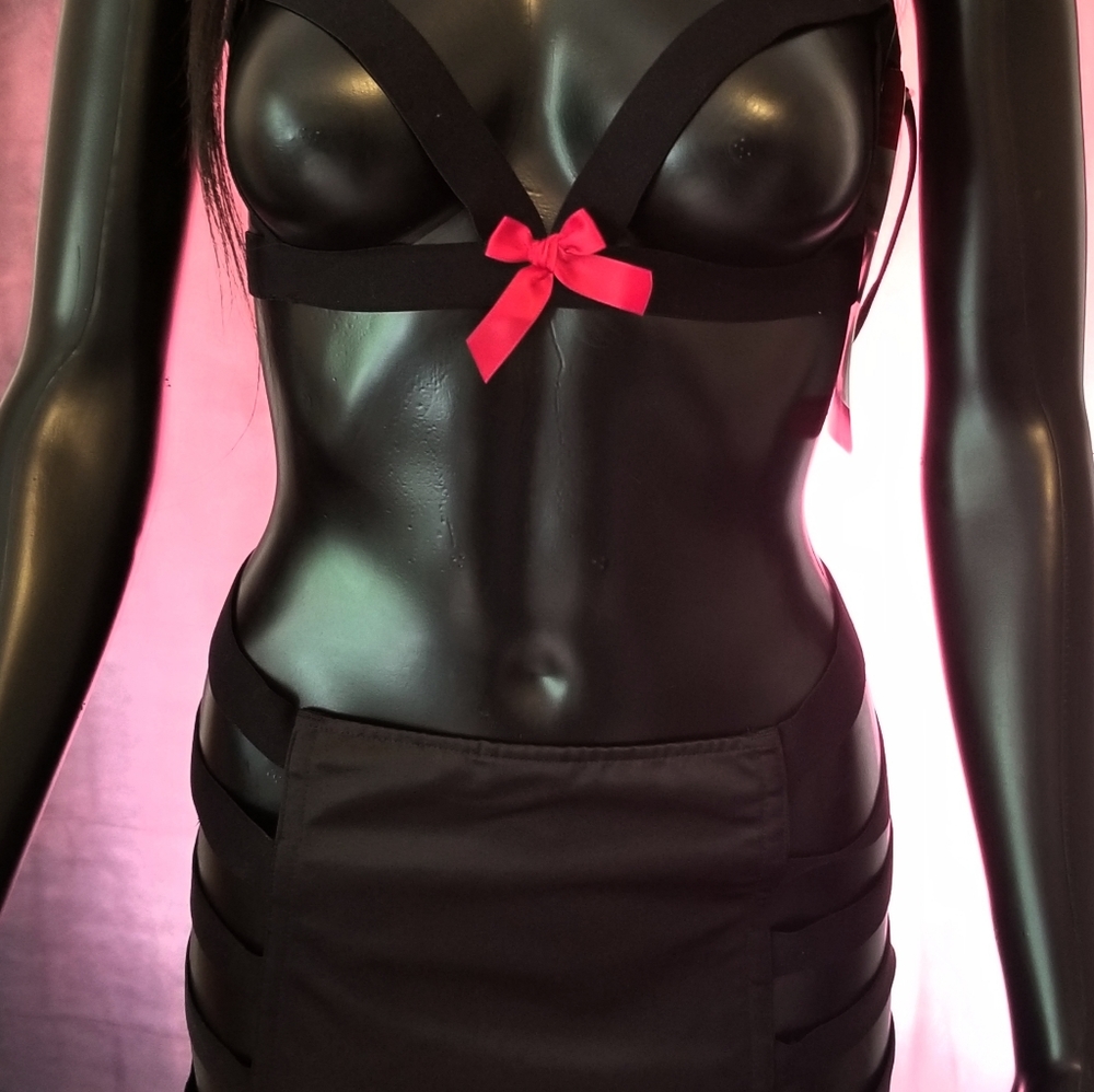 Strap Me Up! - Picture 2 of 5